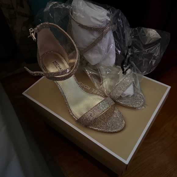 Michael Kors Sparkling Gold Heels - Picture 1 of 1
